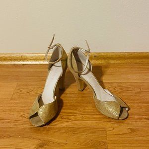 Retro Gold Glitter Peep Toe Pumps